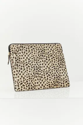 ASHTON - Pochette à ordinateur écrue en cuir façon poulain à motif léopard