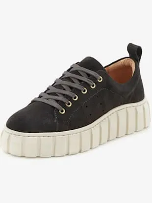 Baskets sneakers avec semelle chunky tendance en cuir velours de qualité