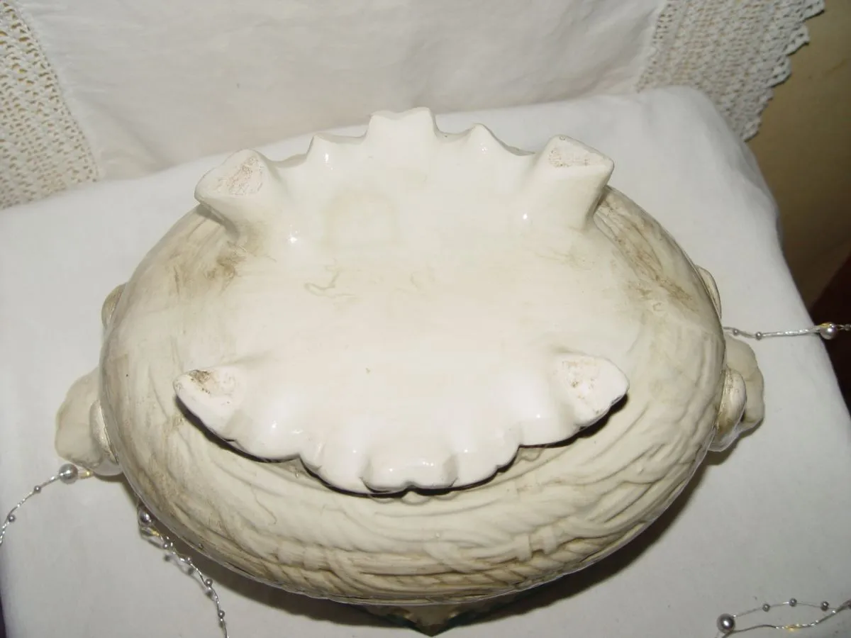 Petite soupière centre de table façon CAPODIMONTE