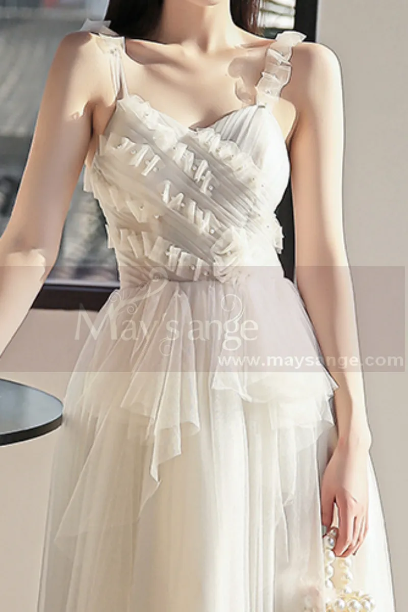 Robe Beige Soirée Tulle Haut Drapé A Perles Et Jupe A Volant