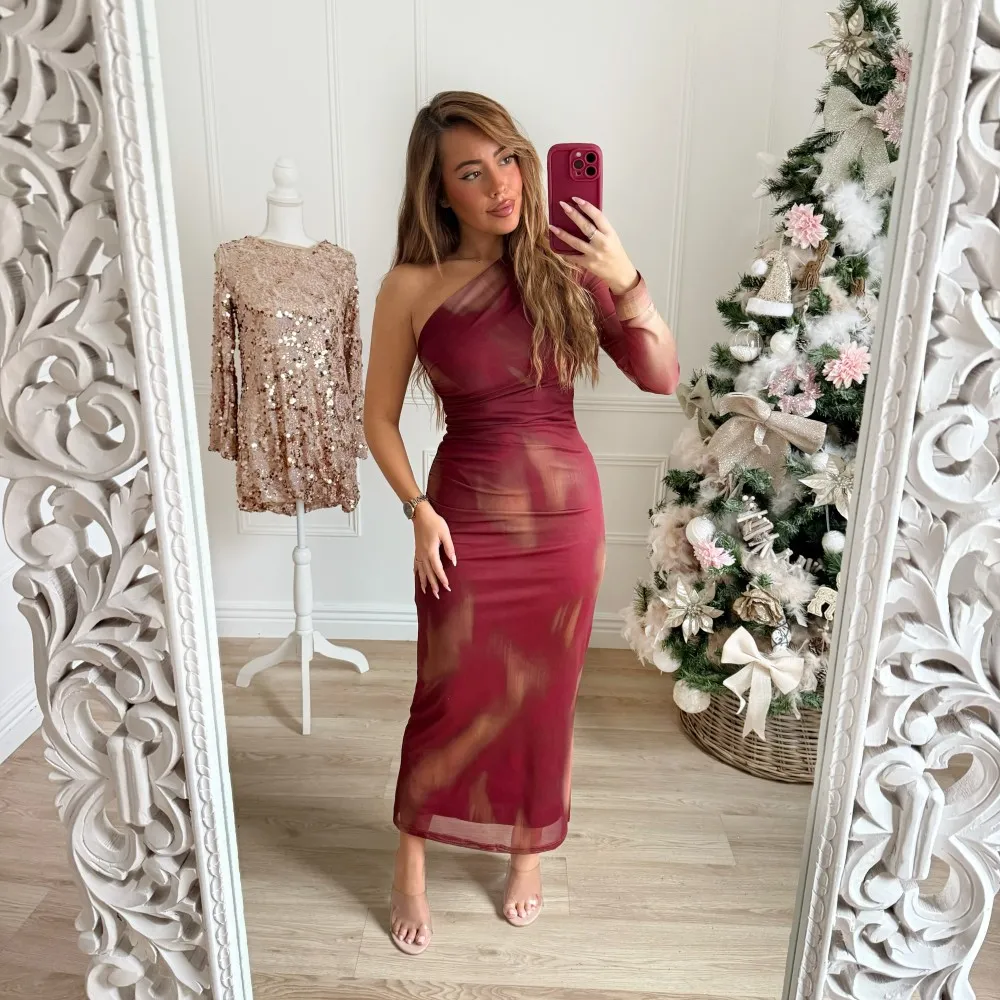 ROBE EN TULLE MONOMANCHE