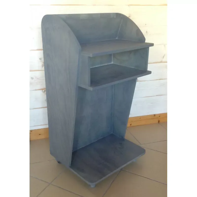 Valet de jardin en pin vernis 